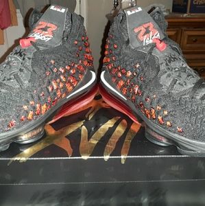 Lebron 17's Men's Tennis Shoes